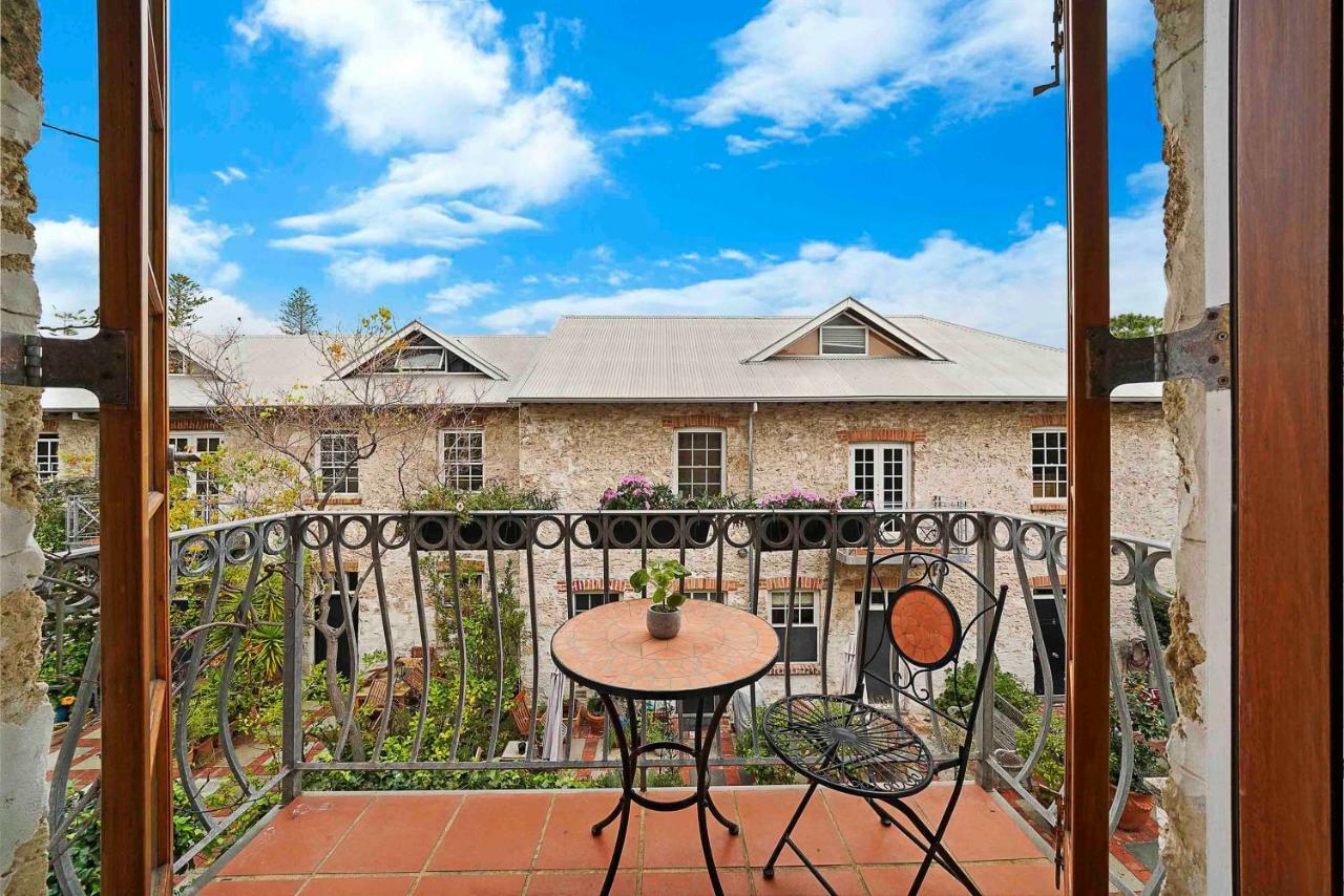 Fremantle Port Mill Bed & Breakfast - Unique Accommodation מראה חיצוני תמונה